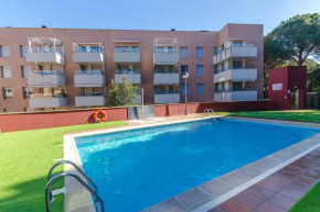 Apartment Sa Boadella con piscina y garaje close to the Beach